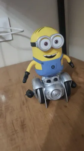 Mini Minions Robô com controle remoto