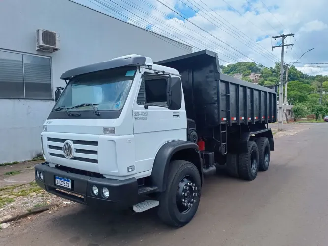 VW 26220 6X4 2012