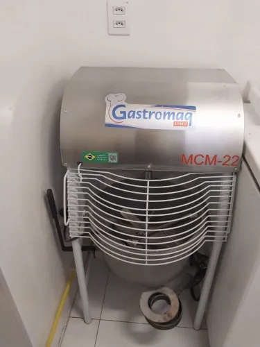 Amassadeira e Batedeira Industrial Gastromaq MCM 22 pouquíssimo uso