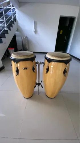 Par de Congas em Ótimo Estado!