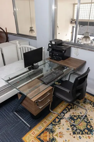 Mesa Diretoria Retangular c/ Tampo de Vidro 8mm c/estrutura em aço cromado Modelo Veneza L