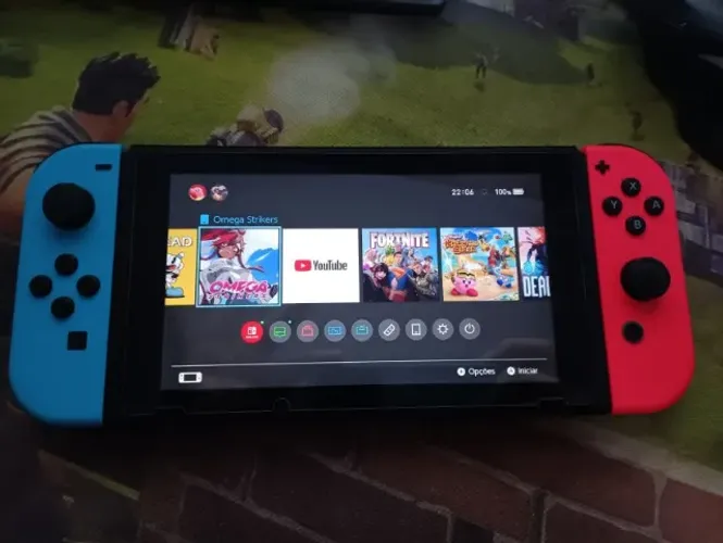 Vendo Nintendo Switch usado, porém muito bem conservado, funcionando perfeitamente!