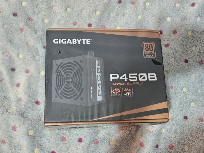 Fonte de Alimentação Gigabyte P450B 450W 80 Plus Bronze C/Cab