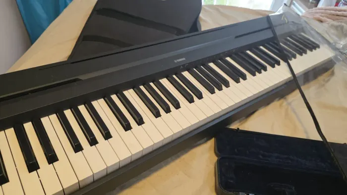 Piano digital Yamaha P-45B