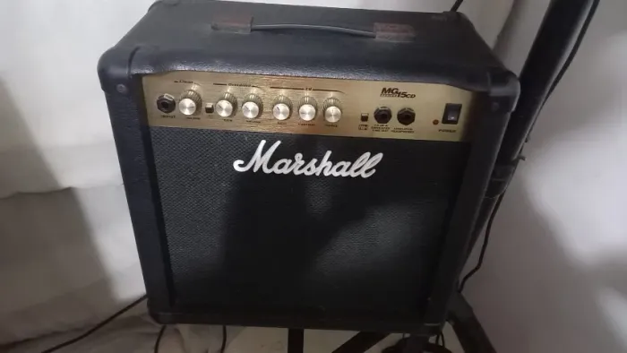 Amplificador cubo guitarra Marshall 15W Mto Potente