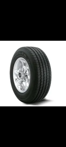 Pneu Hilux 265 65 R 17 bridgeston