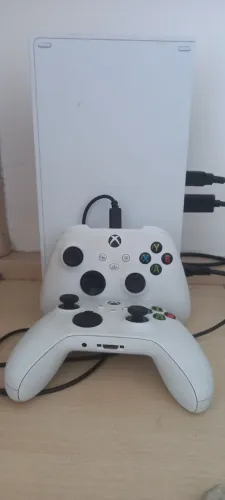 Vendo XBox SSD512GB, semi novo.