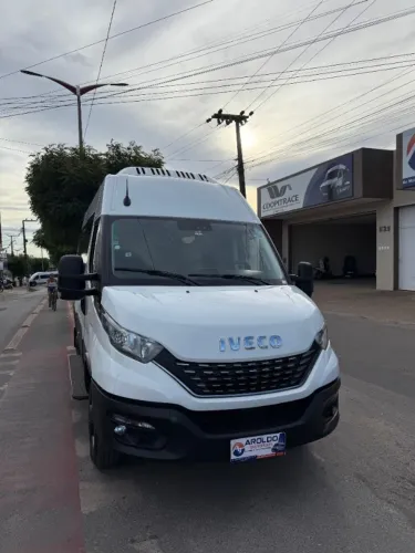 IVECO DAILY MINIBUS 2022/2023