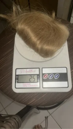 Prótese capilar topo cabeça franja loira