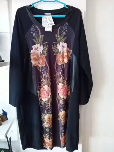 Vestido Floral com Detalhes em Couro- Tamanho 50