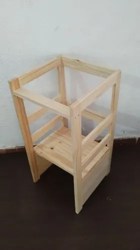 Cadeira  infantil de madeira Torre de aprendizagem