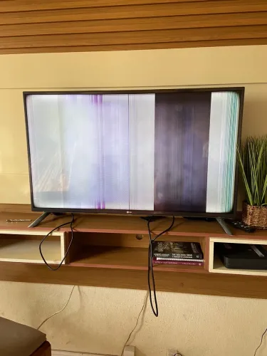 Smart TV LG 42?. Defeito no display