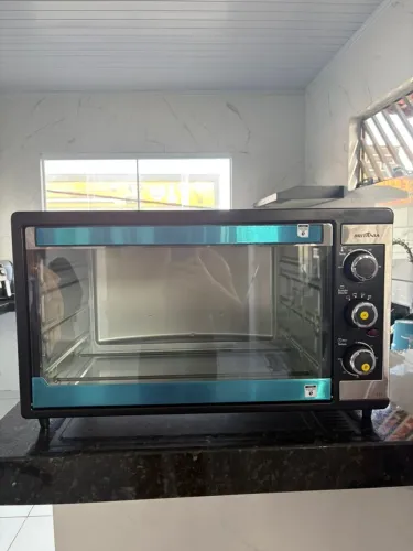 FORNO ELÉTRICO 52 litros.