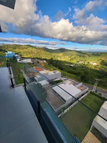 Casa à Venda em Parque Santa Tereza - 3 Suítes, 5 Banheiros