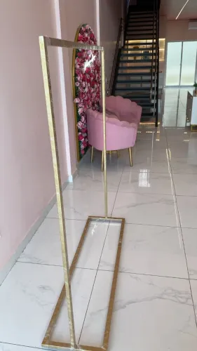 Arara Dourada Para Loja