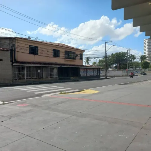 Ponto Comercial Com Casa A Venda Em Frente ao Constâncio Vieira na Treze de Julho