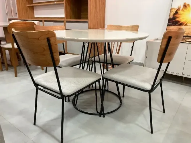 Conjunto de Jantar | Mesa Redonda e 4 Cadeiras Estilo Industrial
