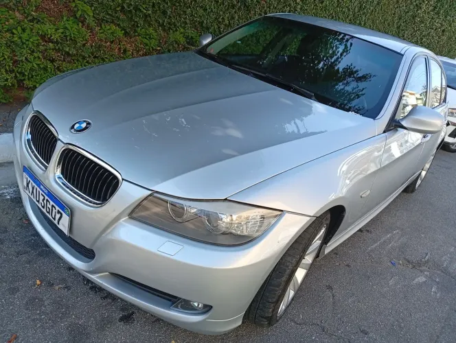 BMW 320I A 2010