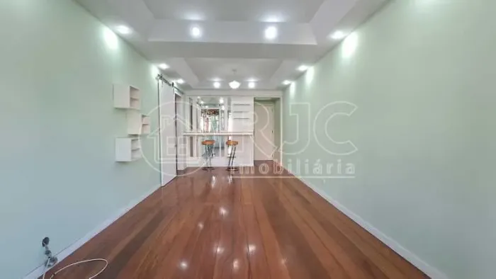 Rua Santa Sofia / Excelente Apartamento, Solda Manhã !!!