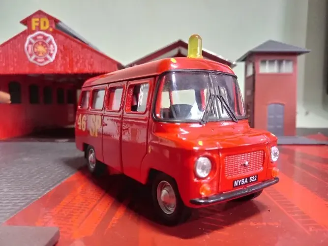 MINIATURA - ZSD Nysa 522 SP STRAZ (Corpo de Bombeiros) Whelly 1/40  - Van Polonesa.