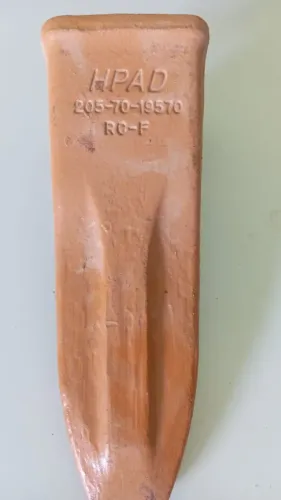 DENTE PONTA PARA ESCAVADEIRA HIDRÁULICA KOMATSU PC150/PC160/PC20 REF 205 70 19570