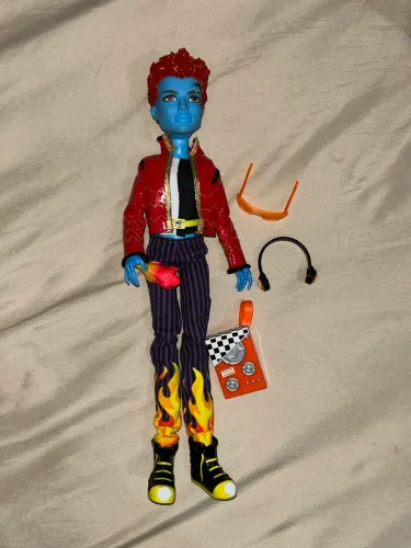 Holt Hyde básico monster high