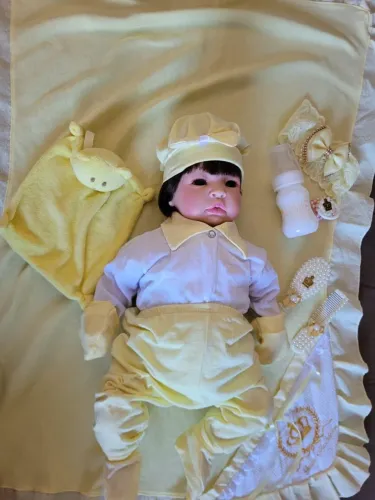Linda Boneca Bebê Reborn com Acessórios