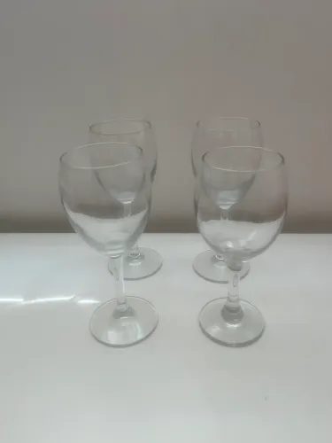 04 taças vidro vinho