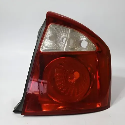 Lanterna Direita Kia Spectra 2004 2005 2006 Direito/passageiro Vermelho