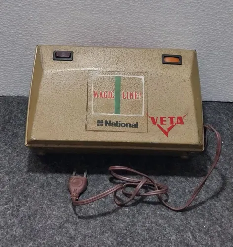Raro e antigo estabilizador de TV National Magic Line!