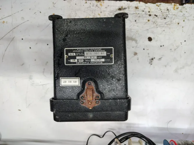 Antigo instrumento de medição de energia 