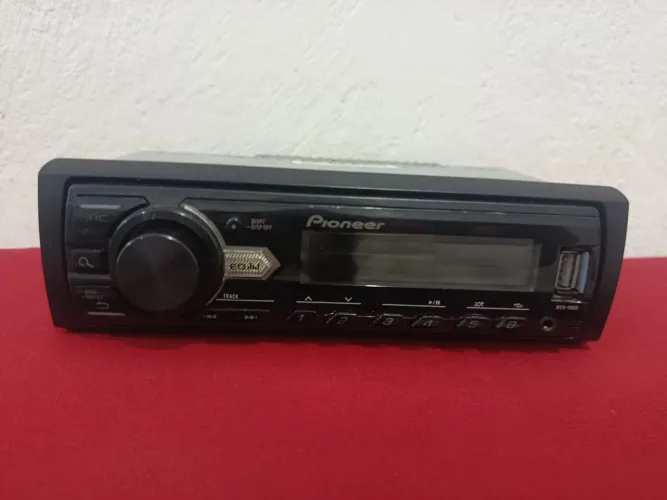 Som automotivo Pioneer funcionando perfeitamente com bluetooth instalado som com qualidade