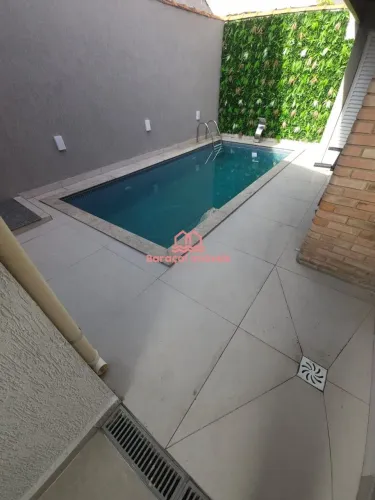 Excelente casa com piscina e churrasqueira na Nova Mirim, 2 dorm, 3 vagas