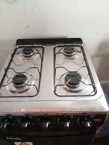 Vende se um fogão