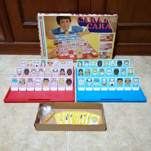 Jogo de tabuleiro Cara a Cara da Estrela COMPLETO - anos 80