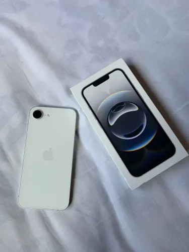 iPhone 16e