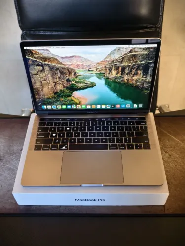MACBOOK PRO A1989