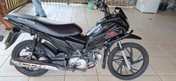Moto a venda