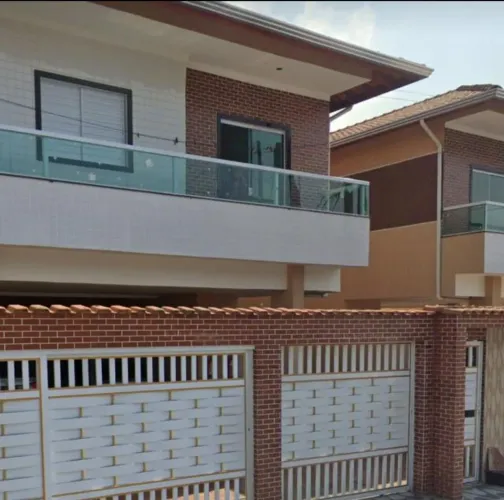 Aluga se casa de condomínio
