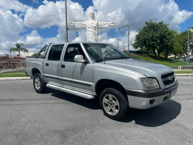 Chevrolet S10 Pick-up Exec. 2.8 4X4 CD TB Int.dies 2002