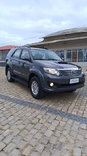 Toyota Hilux SW4 SRV D4-d 4X4 3.0 TDI Dies. AUT 2012