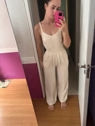 Vendo macacão tamanho P, nunca usado. Veste muito bem e fica lindo no corpo