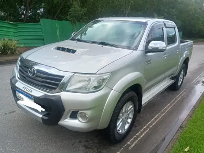 Toyota Hilux CD SRV D4-d 4X4 3.0 TDI Diesel AUT 2013