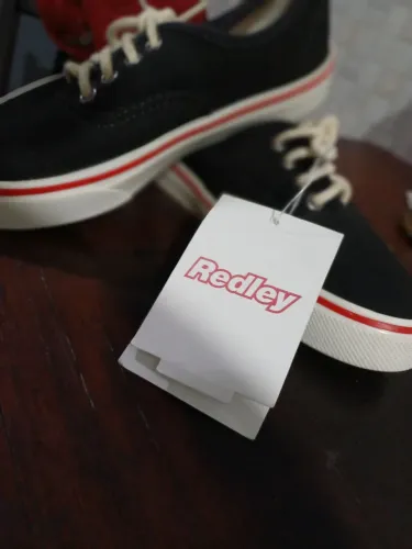 Vendo tênis original da Redley