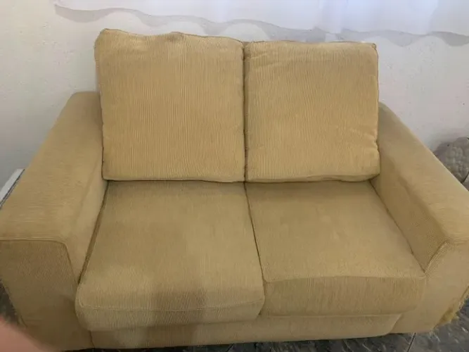 Sofá 2 Lugares Bege em Bom Estado