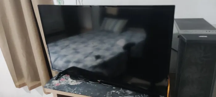 Tv smart aoc 43" Roku tv