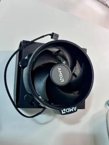 Cooler Box original AMD
