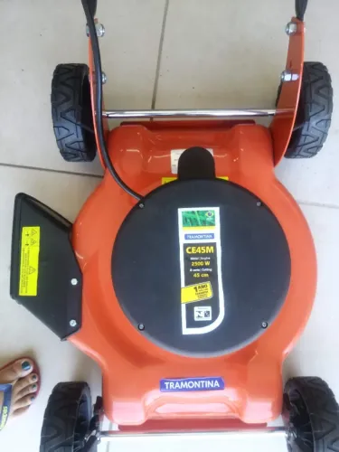 cortador de grama elétricoTramontina CE45M, motor de 2500 W 220w