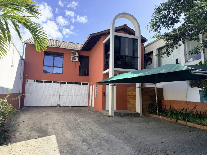 Prédio Comercial em João Paulo, Florianópolis |