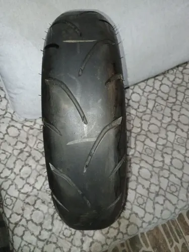 Pneu para moto Nmax.semi novo 